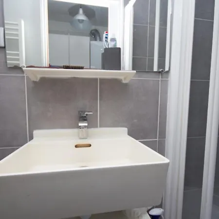 Beautiful & Spacious Near Montmartre Appartamento *